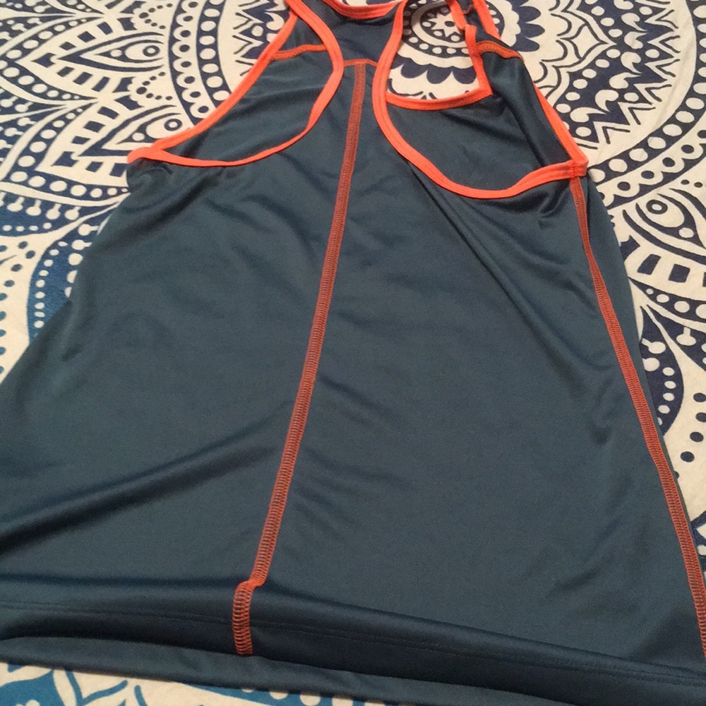 Tank top - Picture 2 of 3
